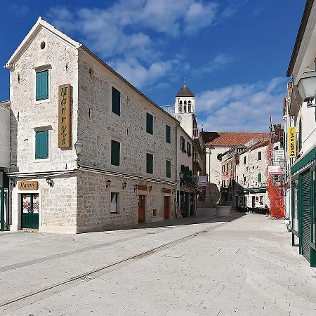 Apartman Mladen-2 By Interhome