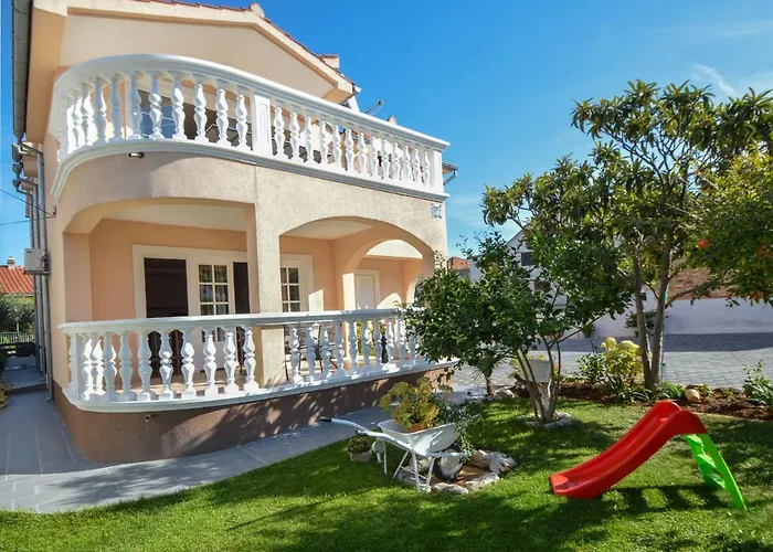 Apartment Apartment Mladen-2 By Interhome Vodice